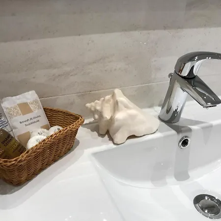 Bee 3* فراسكاتي