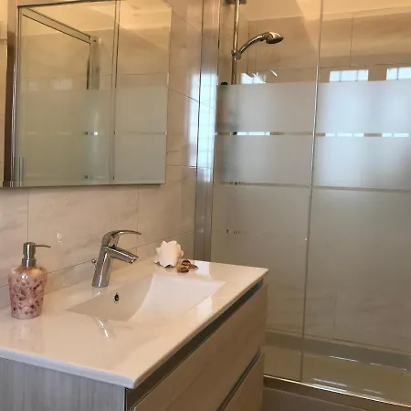 住宿加早餐酒店 Bee 3*
