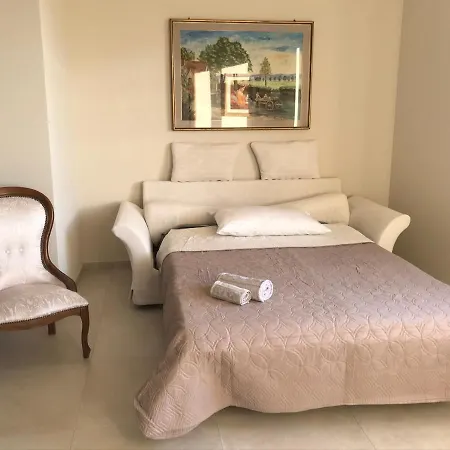 Bee Bed and Breakfast